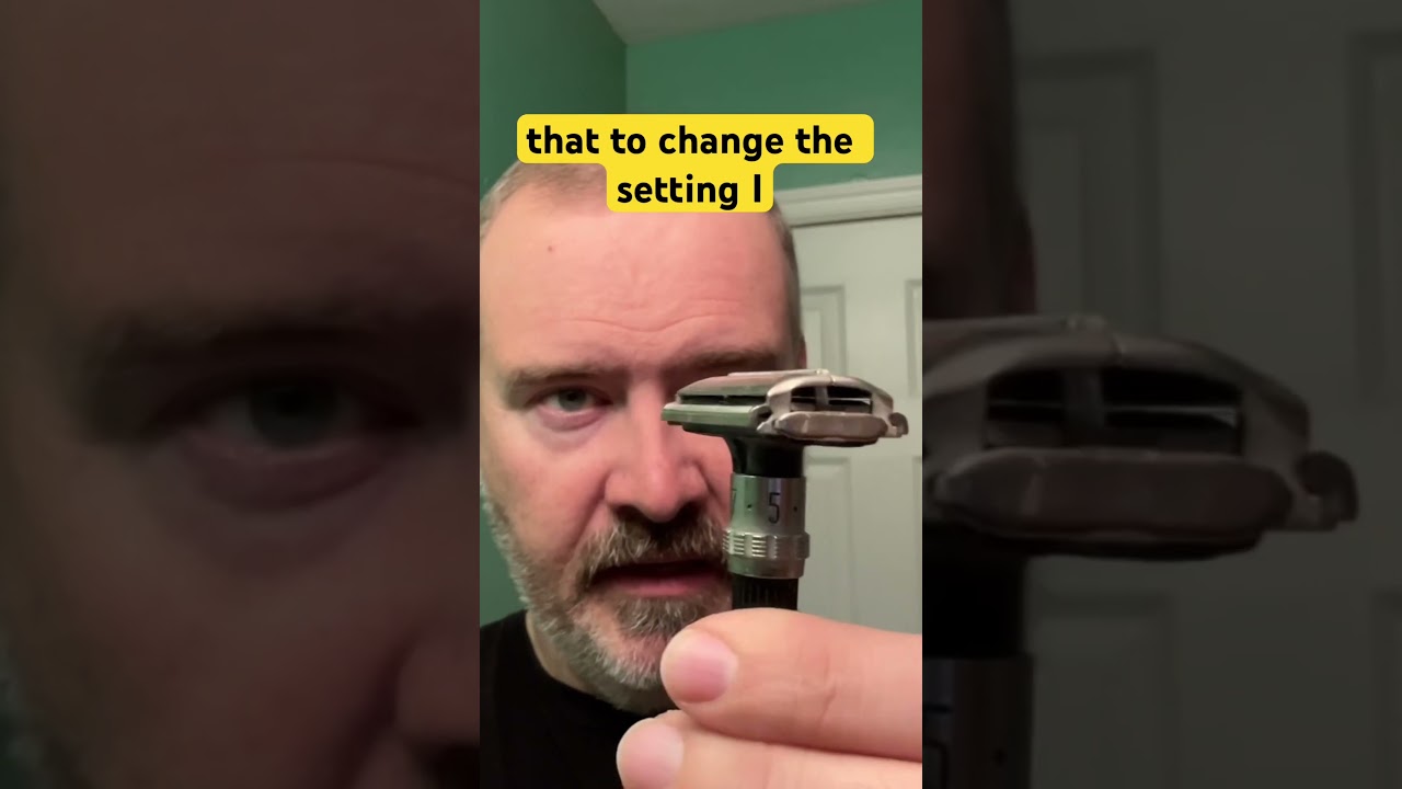 How to adjust a Gillette twist to open butterfly razor  