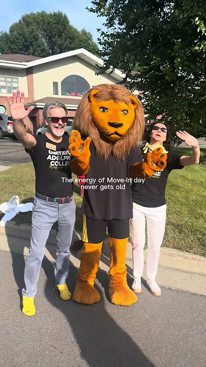 Download lagu Move In Day at Gustavus