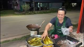 Freshly roasted for the customers to see. Today everyone bought a lot of the young lady's boiled ...