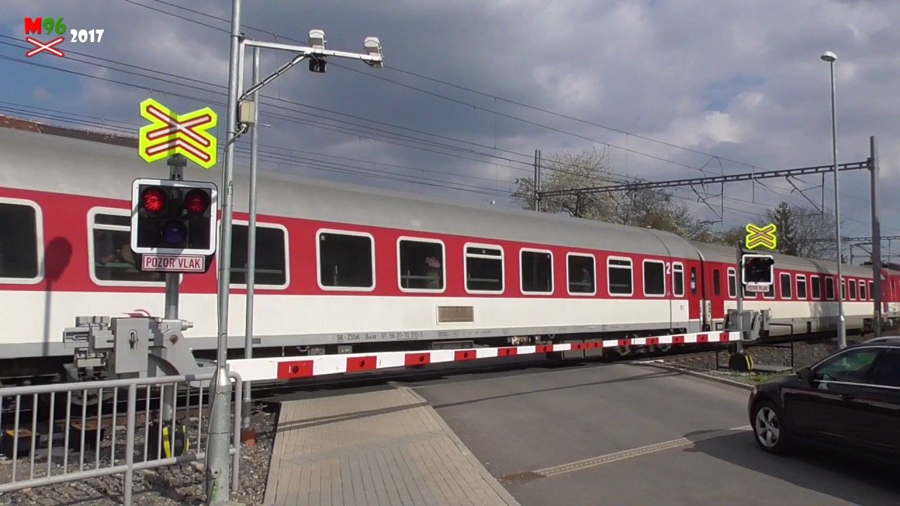 Železniční přejezd Úvaly [P4933] - 14.4.2017 / Czech railroad crossing