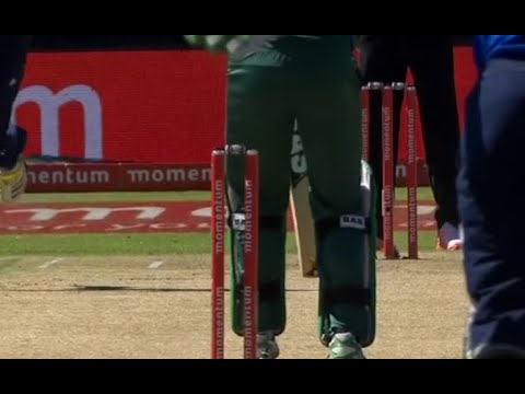 🏏 BOWLED! Hashim Amla beautifully castled by Reece Topley