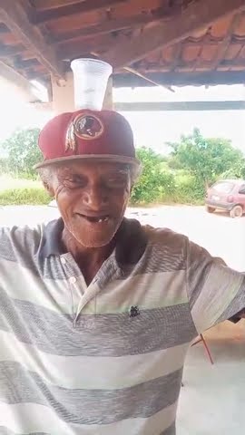 pedoca com uma dose na cabeça