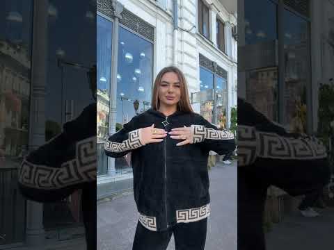 Костюм из альпаки с капюшоном, видео 1