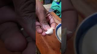 How to Peel Garlic Skin in 4 Sec