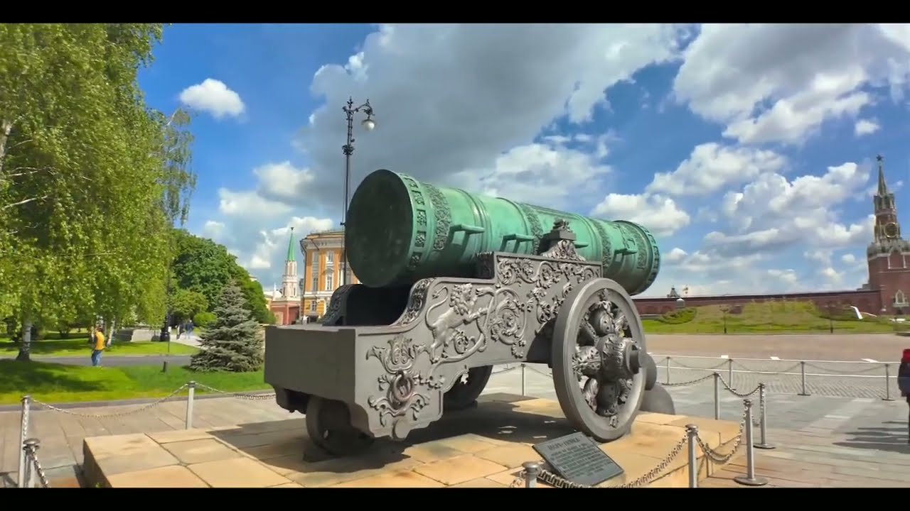 Moscow Unscripted and Unfiltered: Observing the Beautiful Dance of Life Between Locals and Travelers