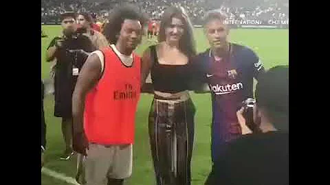 neymar coqueteando con amanda cerny RESPON