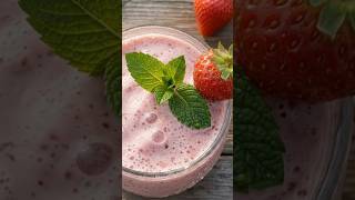 the PERFECT Japanese Strawberry! 🍓🇯🇵 #HaruIchigo #shorts #traveljapan  #asmr #satisfying #tokyo