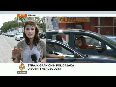 Putnici satima zadrani na granici BiH - Al Jazeera...