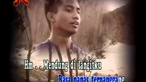 Slank - Hujan [OFFICIAL VIDEO] | Tujuh (1998)