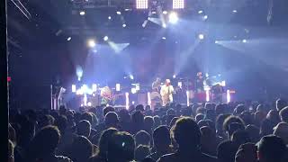 Modest Mouse - Doin’ The Cockroach Live 8/27/25 in Las Vegas
Modest Mouse playing Doin’ The Cockroach Live in Las Vegas, August 27, 2025 at the Brooklyn Bowl. Some old school Isaac stunts in a few of tonight’s songs throughout the show, yelling into guitar pickups, forgetting lyrics, and throwing fits. An all around rad show. 🖤🤘🏻🎶 Modest Mouse - Doin’ The Cockroach Live 8/27/25 in Las Vegas