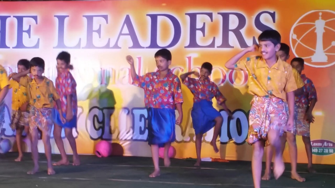 Lungi dance by 4th class boys - YouTube