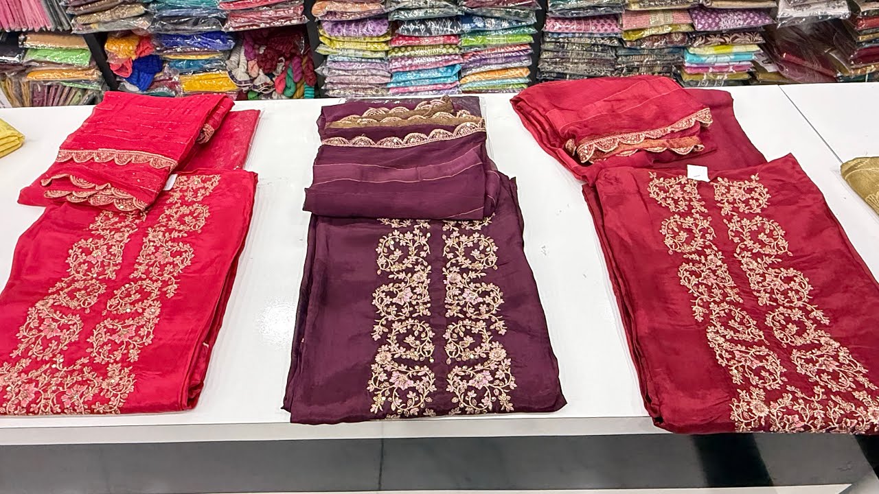 Fancy suits pe sale 👌🤔 2 din ke lie sale 👀🌹 aajao or lejao 🥀🌸 dobara ni milega moka 💫👀 #viral