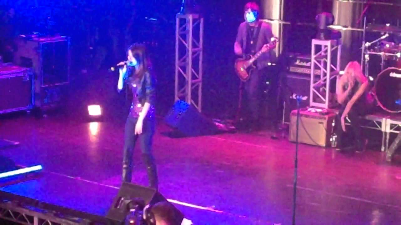 Victoria Justice Concert