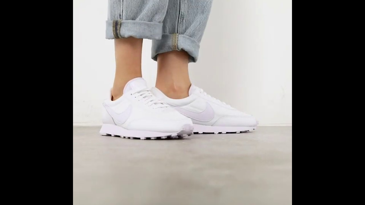 nike daybreak trainers in tonal white