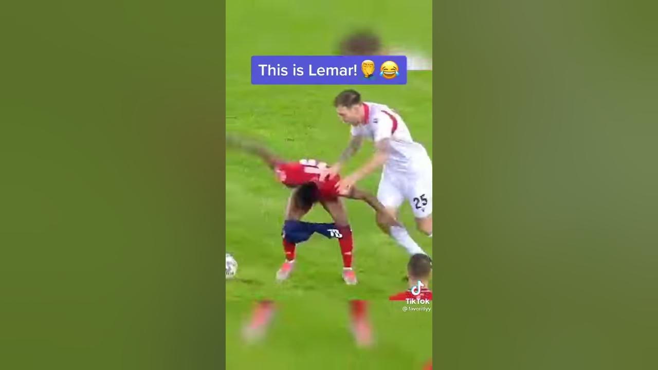 keliatan sempak 😂😂😂😂😂