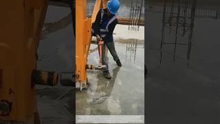 The decisive blow to get the tower crane pin in place