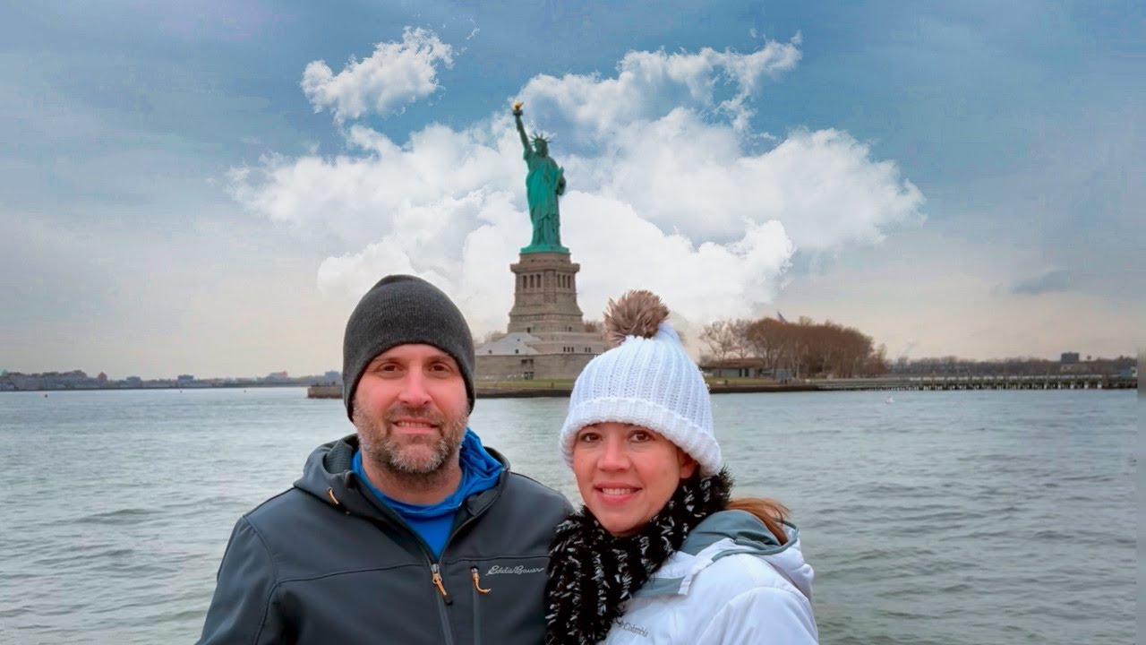 Sailing Through Manhattan: A Scenic Boat Tour of New York City's Iconic Sights