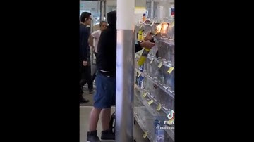 Robbing Walgreens with blowtorch