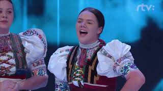 Folklórna Skupina Pantľička - Zem Spieva