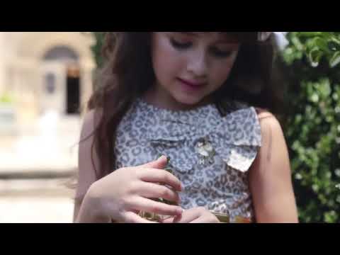 مشاهد للمونتاج فتاة صغيرة أزهار ورود بدون حقوق HD