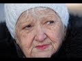 Бабушка с Украины выживает в Челябинске, продавая вязаные носки