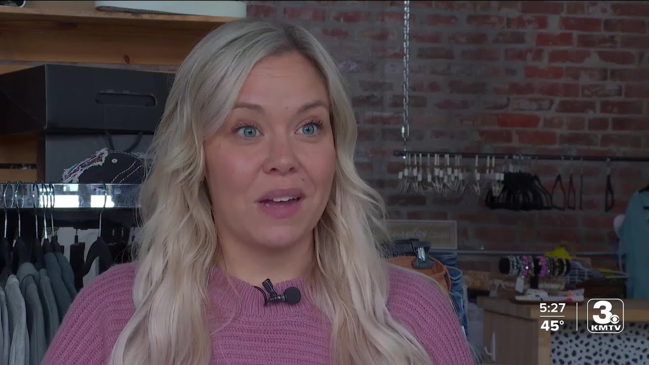 Small Iowa Boutique Creates Unique Holiday Shopping Experience