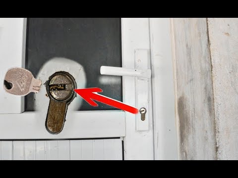 Video: Phải làm gì nếu chìa khóa bị kẹt trong cửa?
