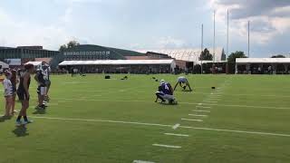 Carli Lloyd, legend of USWNT drills a field goal of 55 yard at the Eagles practice