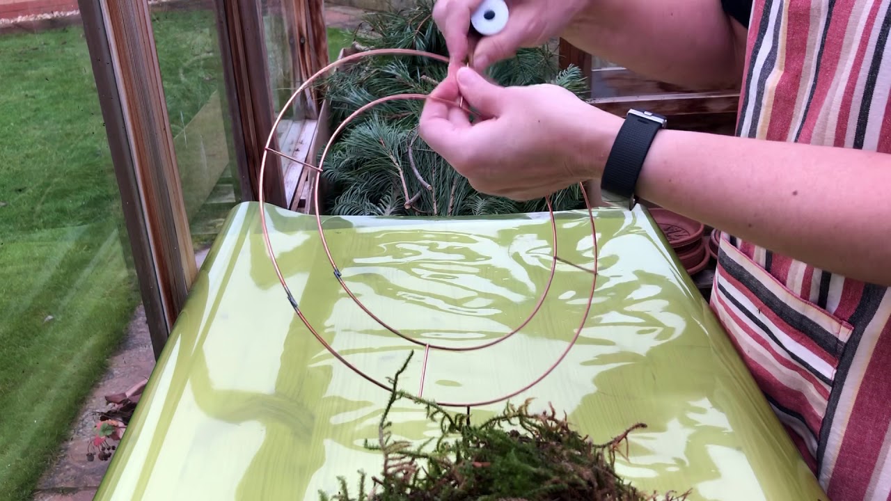 Mossing a Wreath Frame