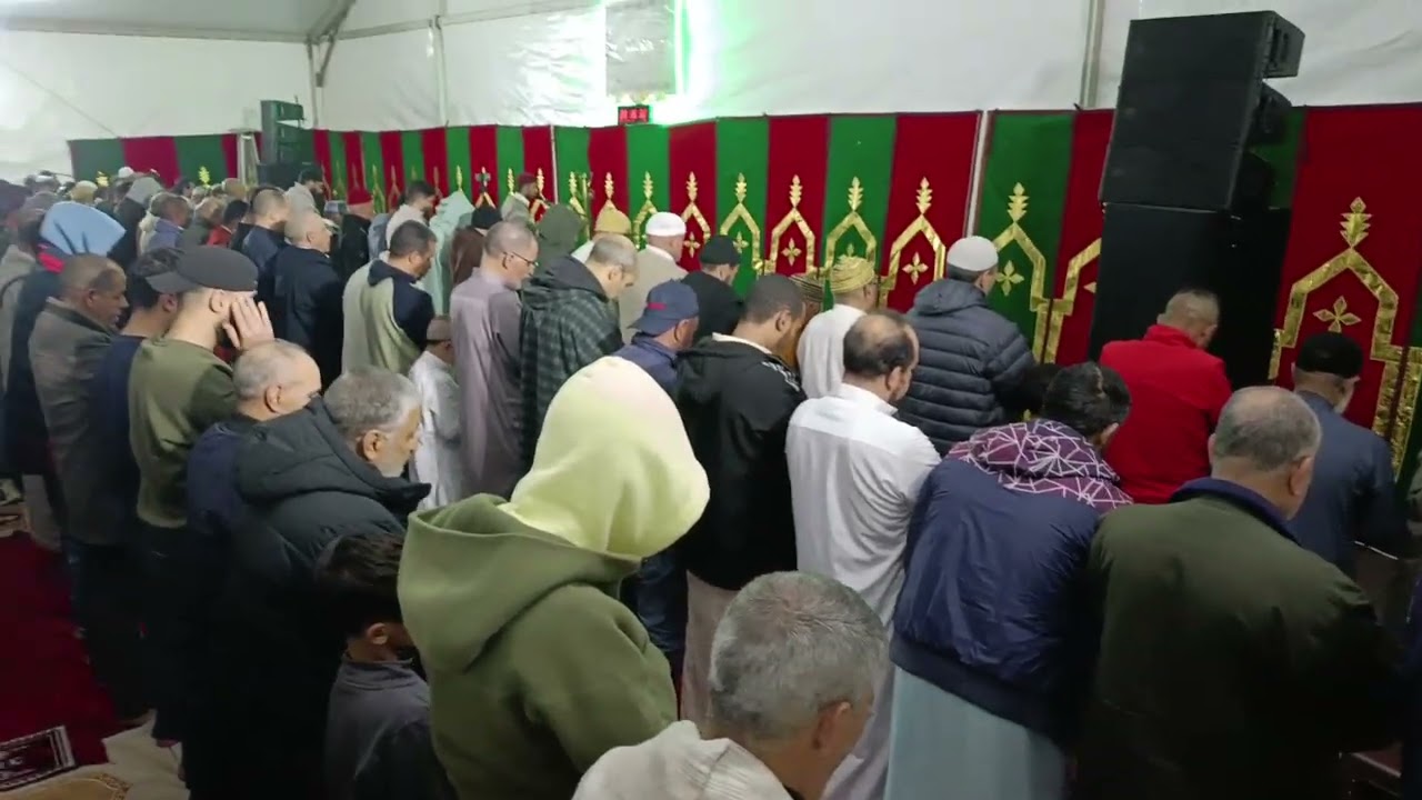 صلاة التراويح باكبر خيمة للصلاة بالمحمدية 