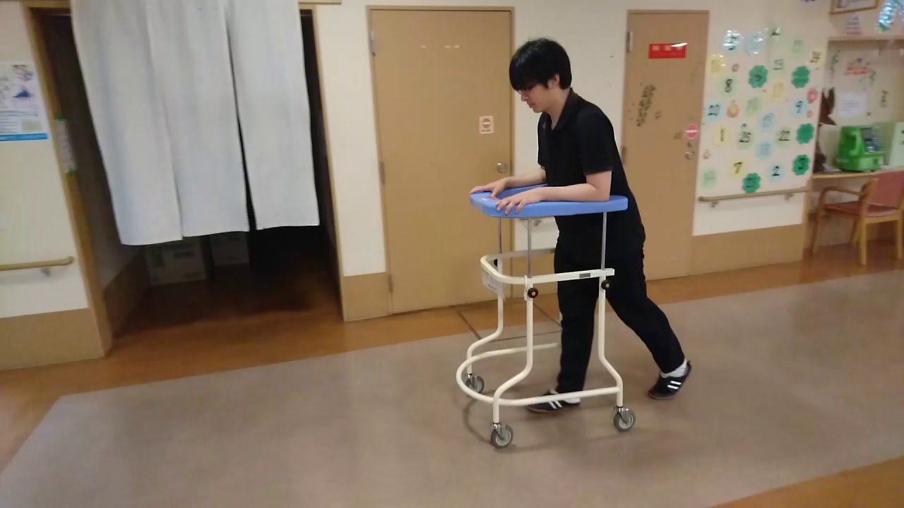 介護用の「U字型歩行器（前腕支持型歩行器 | ヤマダウェブコム
