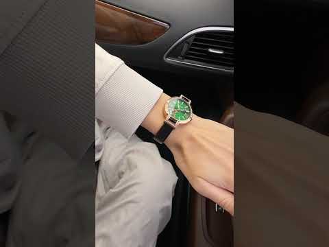 Жіночий класичний годинник Skmei 1977GNBK Green-Black з шкіряним ремінцем та зеленим циферблатом