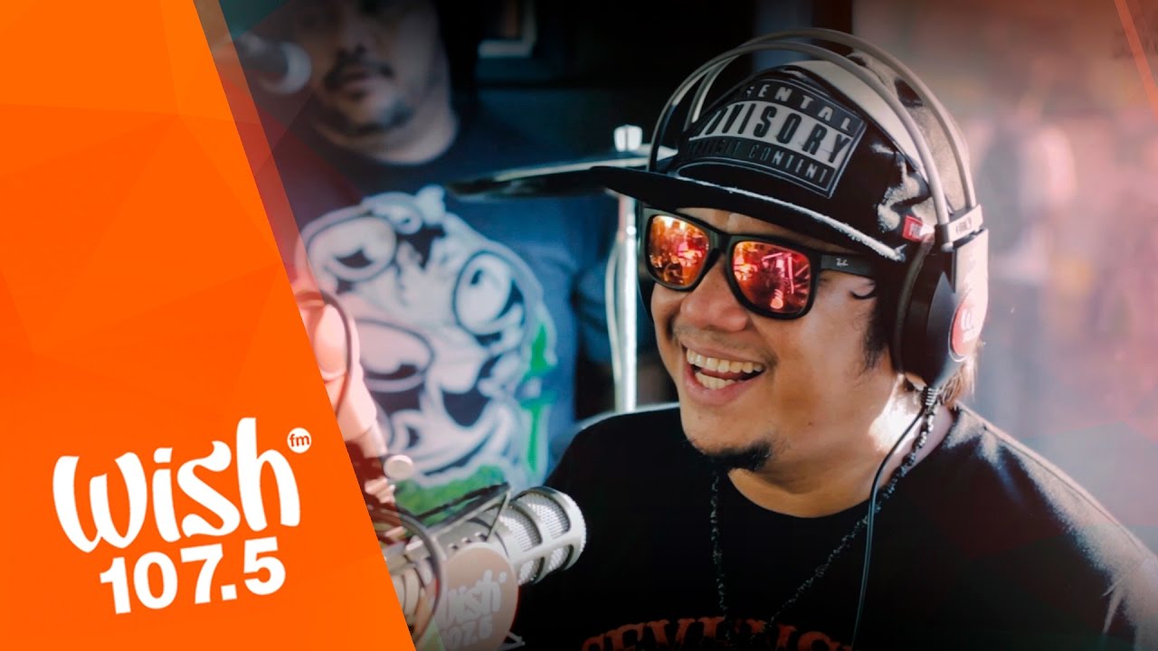 Siakol performs Bakit Ba LIVE on Wish 1075 Bus