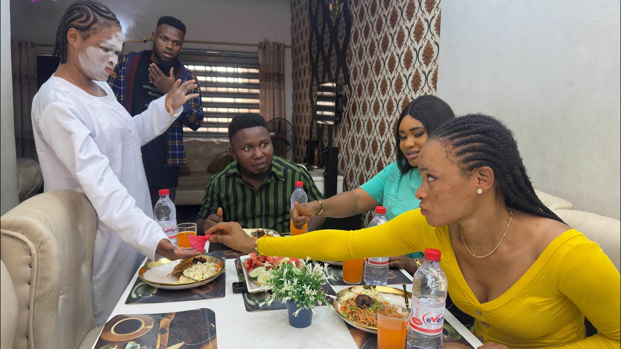 Сестра-призрак спасает брата от отравления едой.