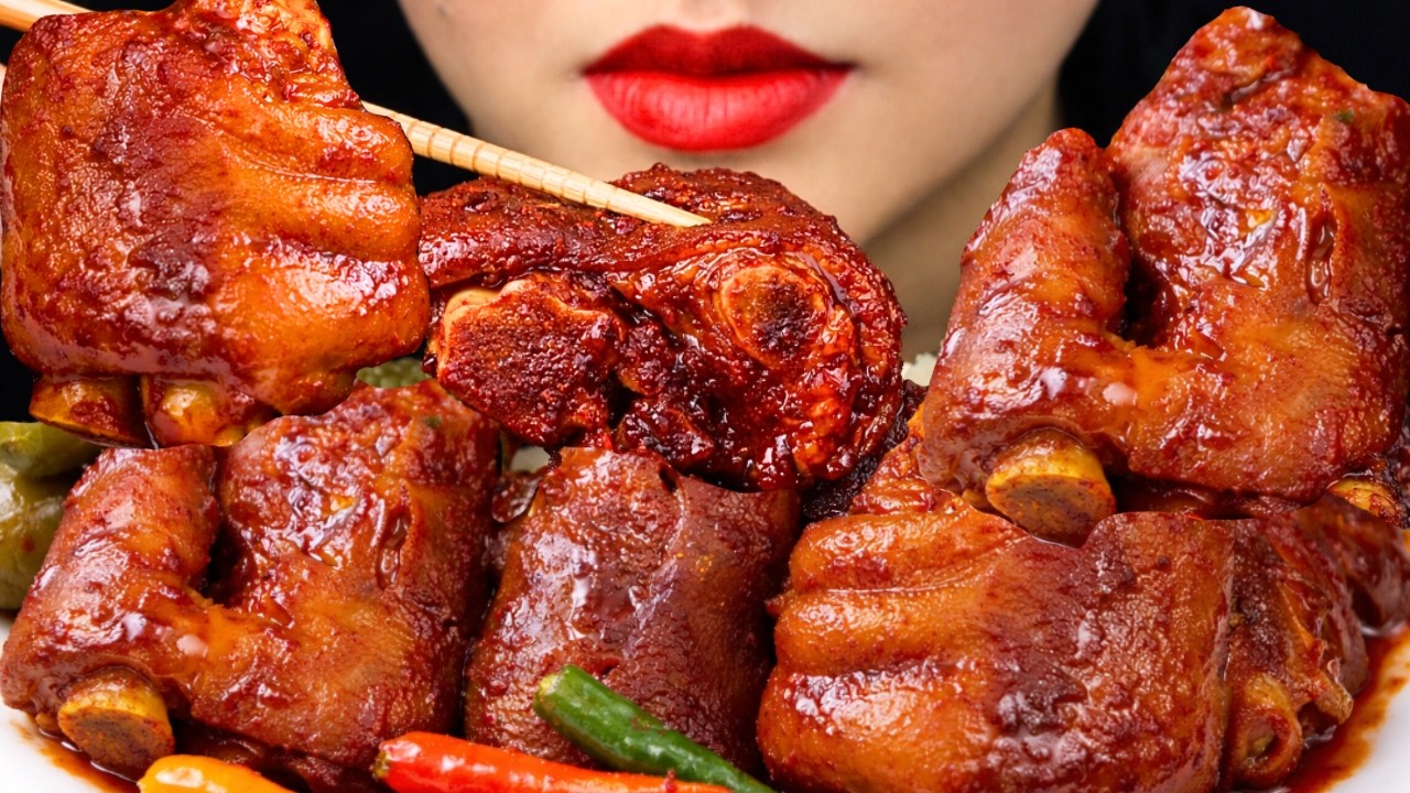 ASMR SPICY BRAISED PIG'S FEET EATING SOUND NO TALKING MUKBANG