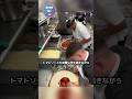ベテランと新人のピザ作り対決のスピード
