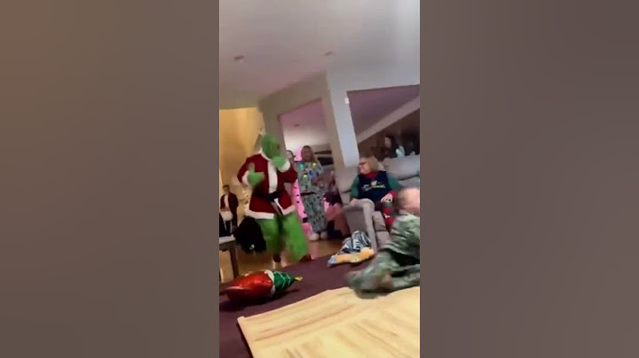 This Boy Thought He Was Opening The Door For Santa… 😱