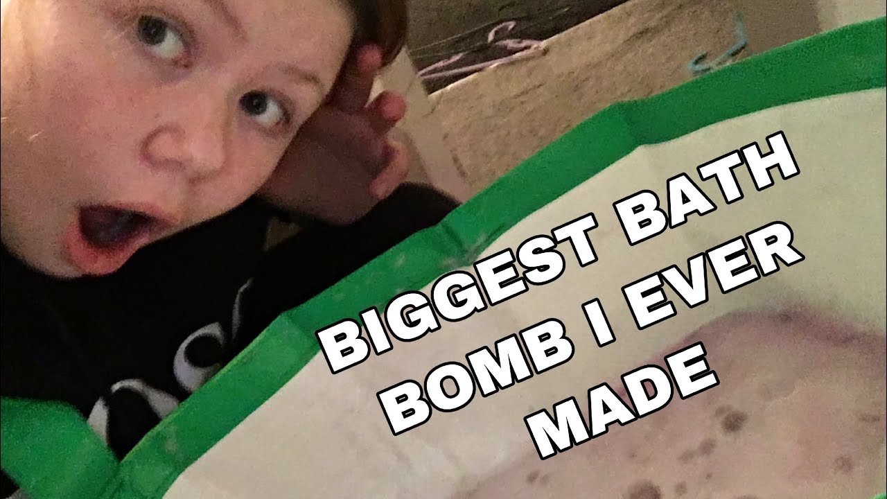 BIGGEST BATH BOMB I HAVE EVER MADE!!!!!!!!(AMAZING!) YouTube