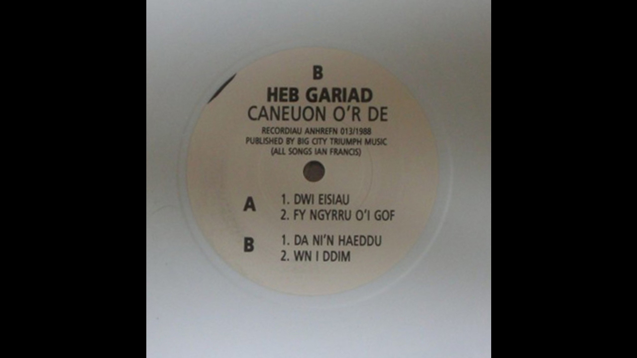 Heb Gariad - Fy Ngyru O'i Gof