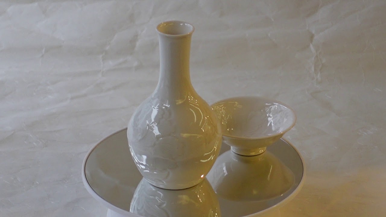 美濃焼 人間国宝 塚本快示 快山窯 白磁酒器 回してみました - YouTube