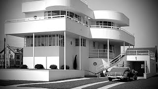 Glamour's Golden Age 1 - The Luxe Experience (2009) Profile