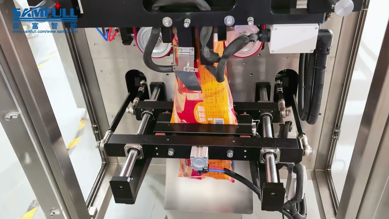 Mutil heads packaging machine to pack stick biscuit 250g at 35 bags per minute 手指饼干 250g 高清