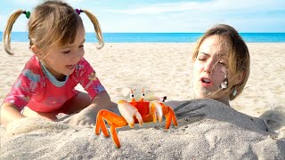 Мия и веселые истории про развлечения на пляже. Mia and stories on the Beach for kids