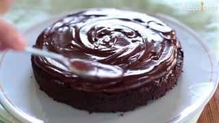 This is a very rich chocolate ganache icing recipe which can be pour
over cake or whisked until fluffy. find at http://allrecipes.com.au/,
fa...