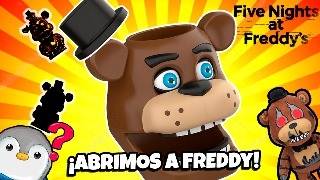 ¿Que hay dentro de la cabeza de FREDDY? Unboxing Juguetes Sorpresa FNAF Phatmojo
