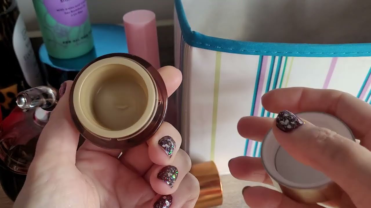 Пустые баночки с косметикой и парфюмерией за ноябрь