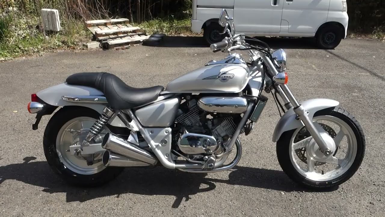 マグナ250 Vツインマグナ(マグナ250)はどんなバイク？特徴や中古で選ぶ際の