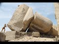 Dimmenses statues prs de louxor en egypte  montrent des signes de dgts cataclysmiques