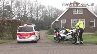 Vrouw Valt In Vijver In Eesergroen. Zorgwekkend