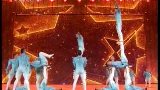 Unbelievable Performance By Chinese Acrobats